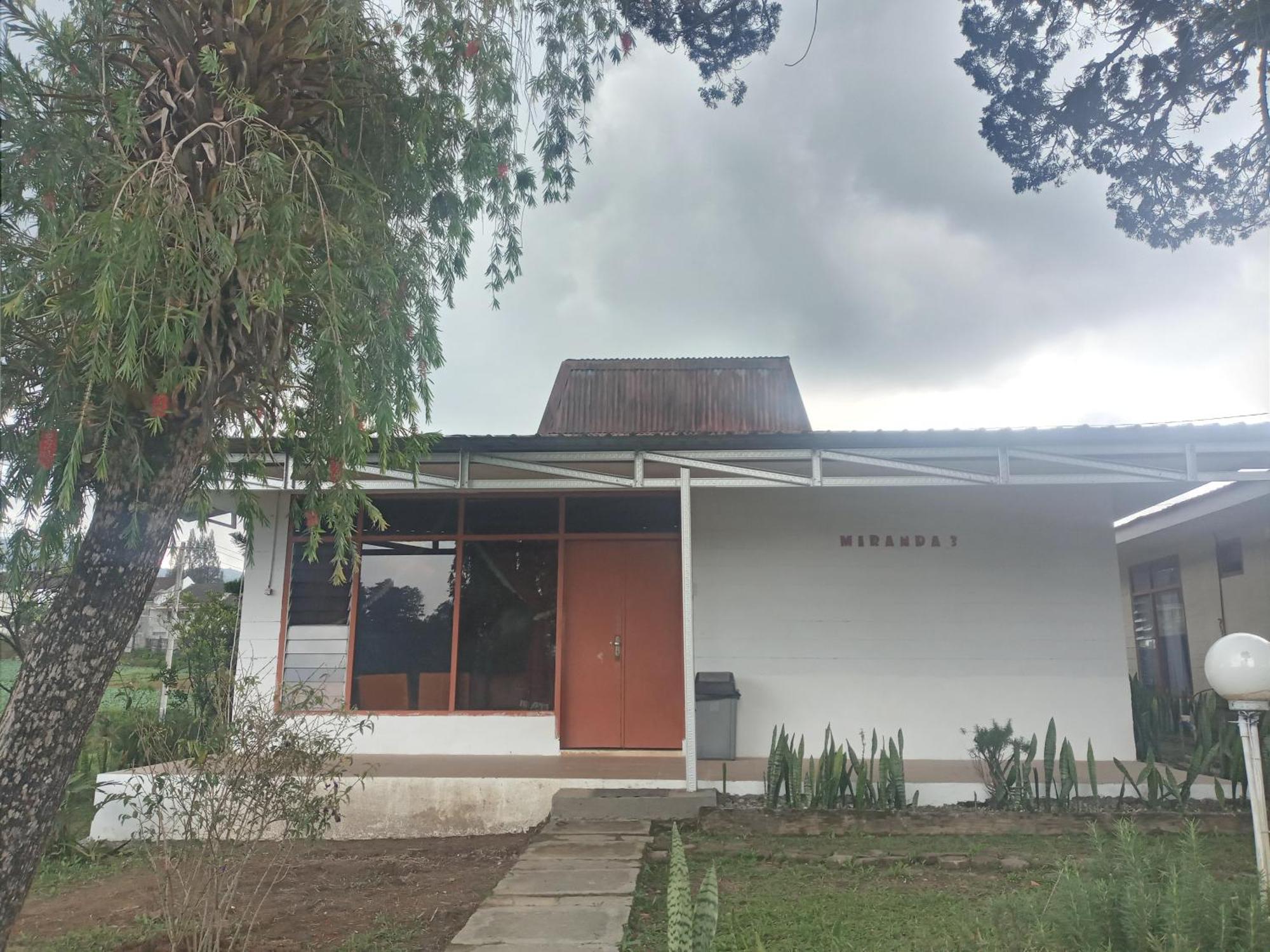 Kaliaga Bungalow Berastagi Εξωτερικό φωτογραφία