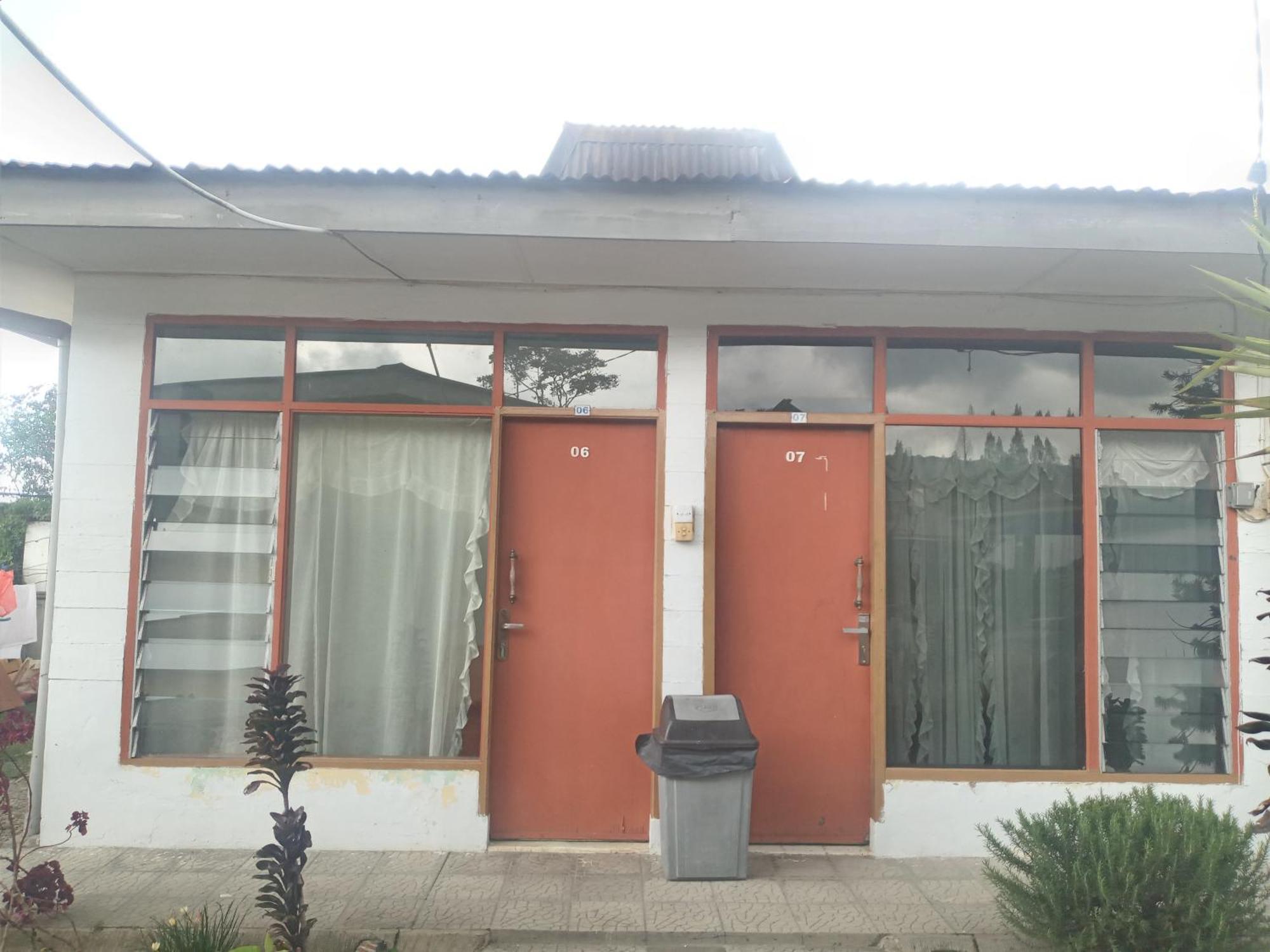 Kaliaga Bungalow Berastagi Εξωτερικό φωτογραφία