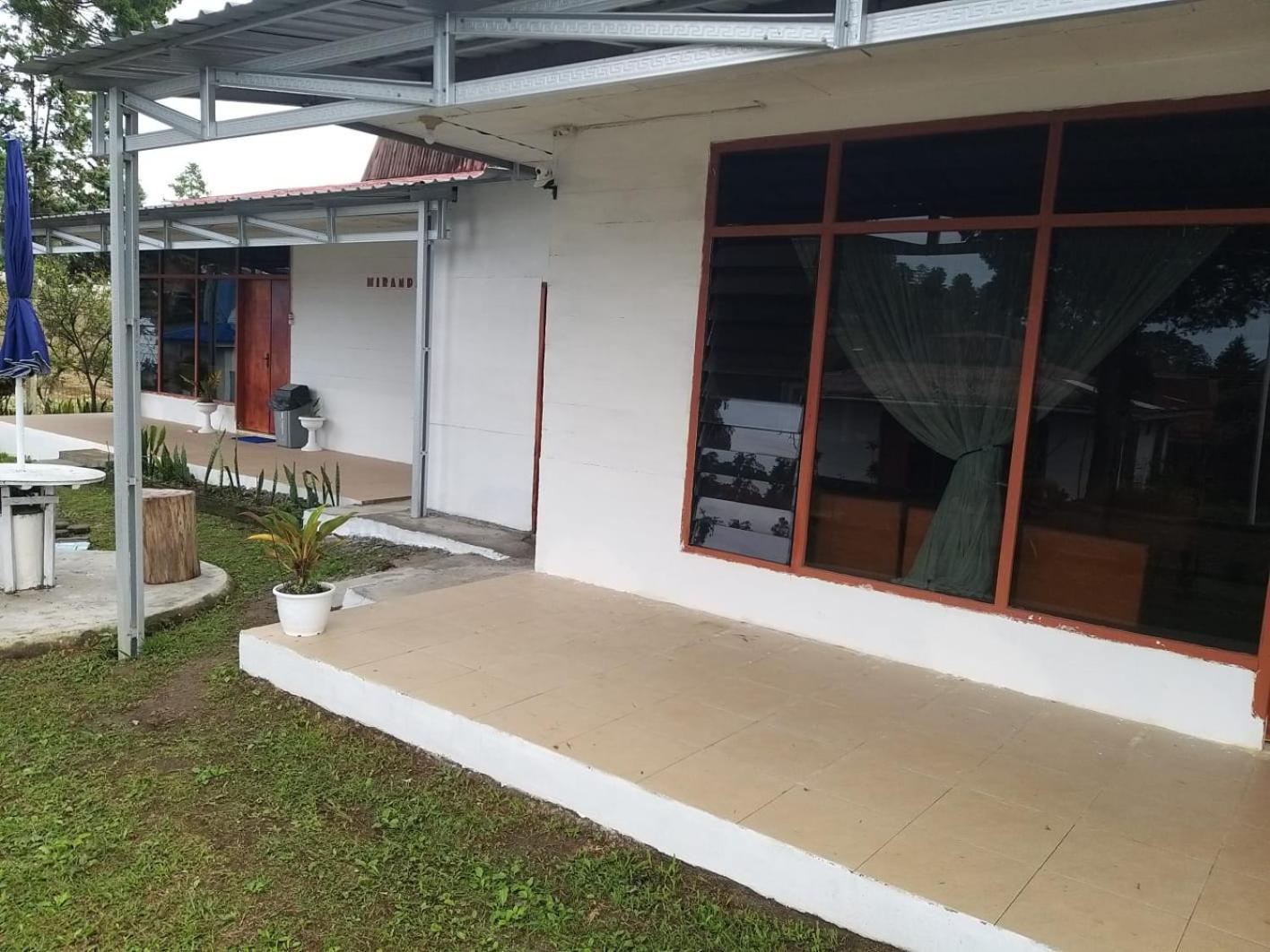 Kaliaga Bungalow Berastagi Εξωτερικό φωτογραφία